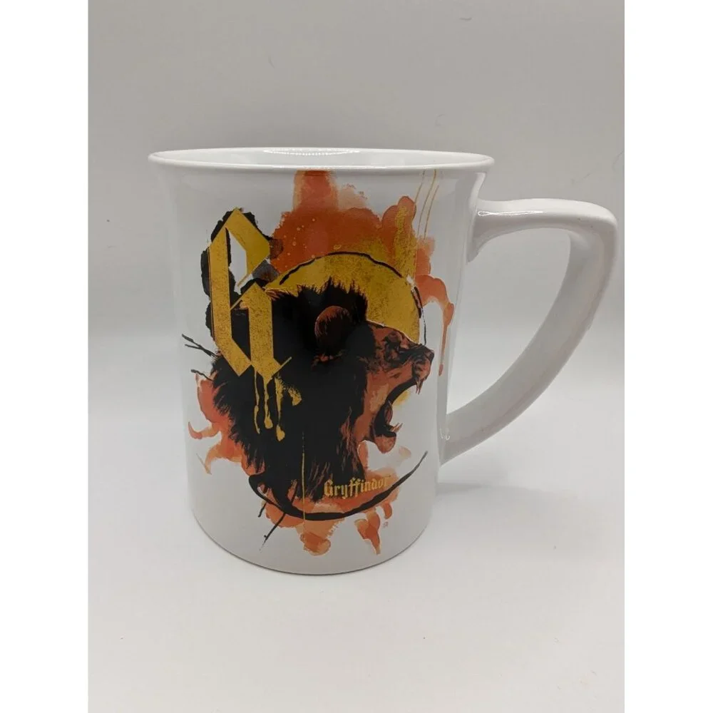 Harry Potter x Enesco G Mug Gryffindor‎ roaring lion white & orange 4 1/2 in